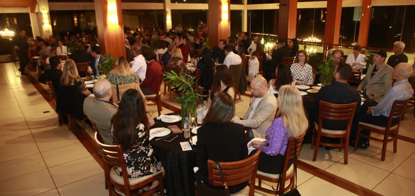 AEAC comemora 48 anos em noite dedicada a engenheiros e arquitetos