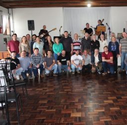 Almoço festivo homenageou engenheiros agrônomos na região de Irati neste domingo