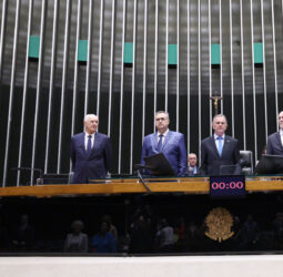 Sessão Solene na Câmara dos Deputados homenageia os 100 anos do IEP